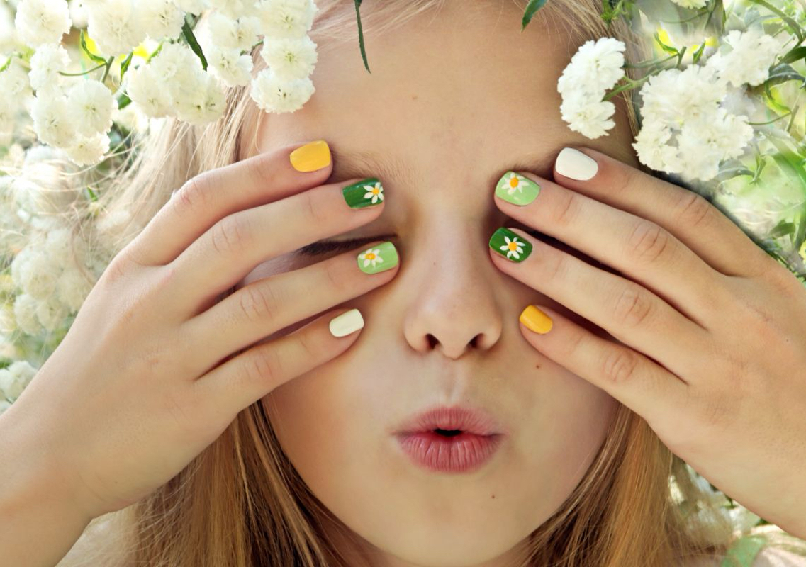 Kids Manicure (4-10 years old)