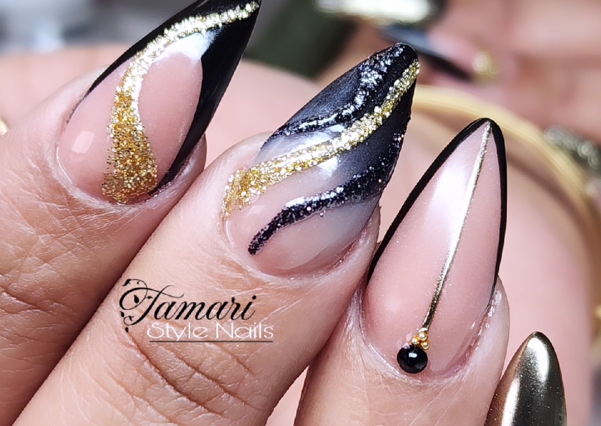 Full Set Acrylic/Gel Short/Medium Length