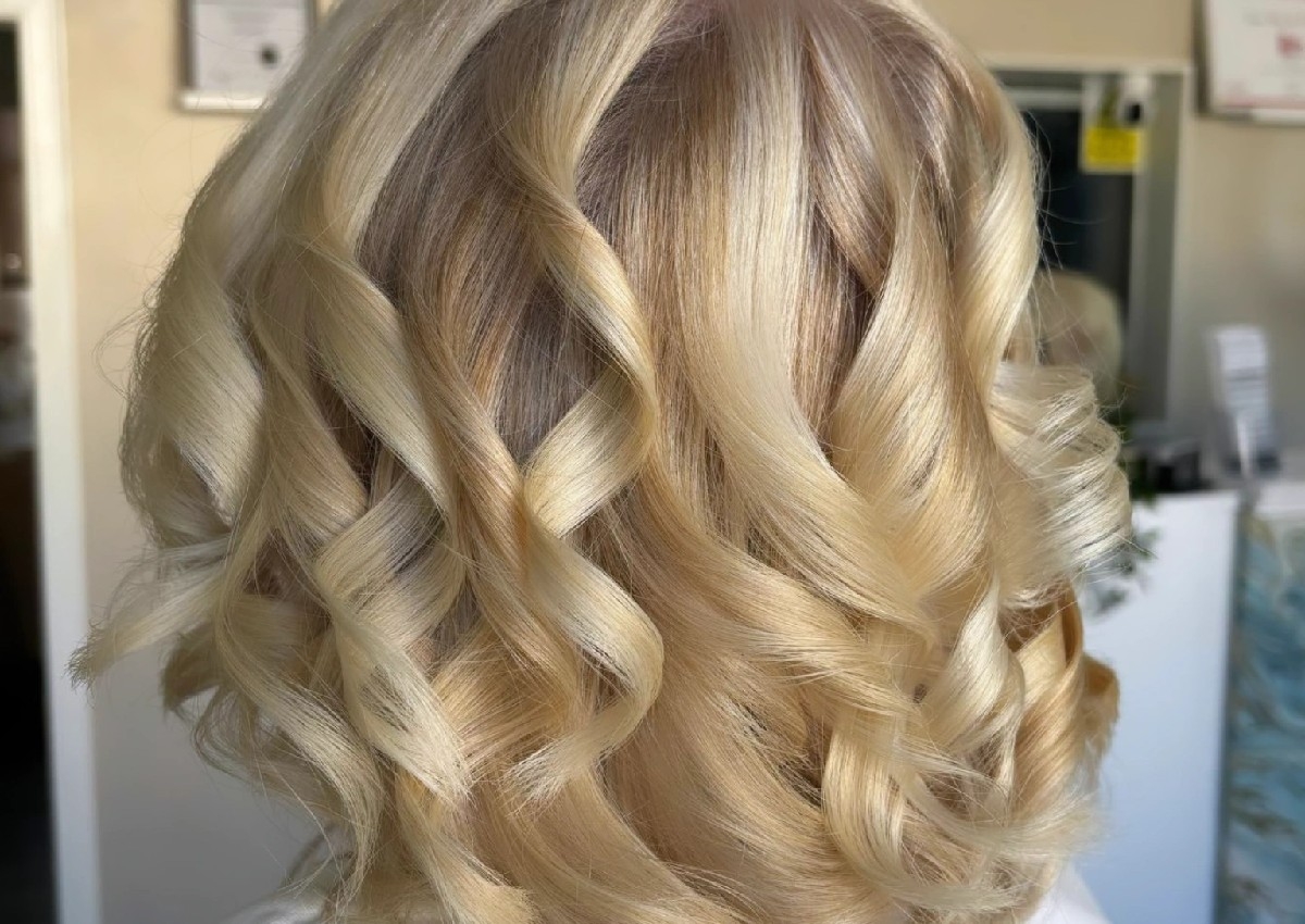 Senior Citizen Wash Cut Blow Dry & Finish 