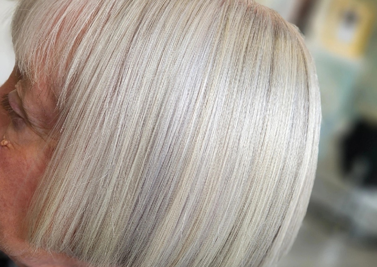 Senior Citizen Wash Blow Dry Conditioning & Finish 