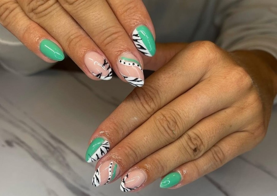 BIAB / Gel Nail Art Included 