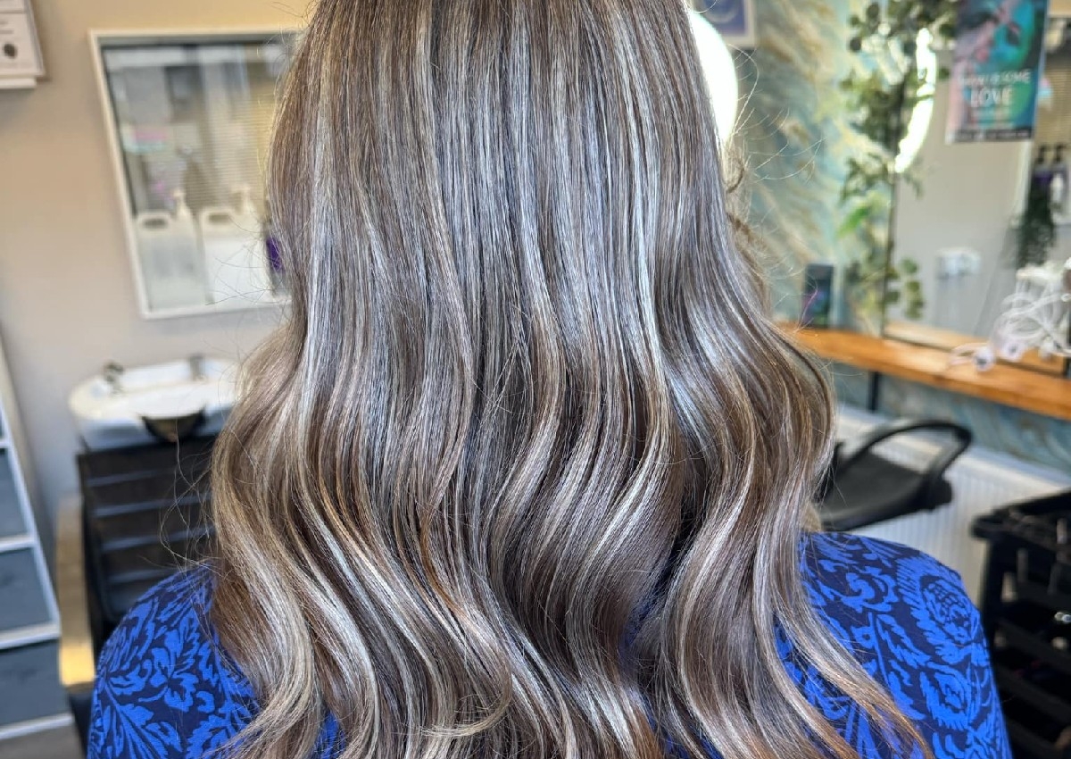 Balayage Colour Service Cut Conditioning Head Massage  & GHD Or Holywood Waves Finish £112.50 