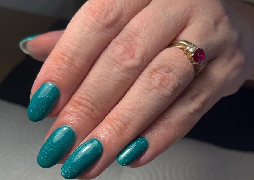 CND Shellac / High Gloss Gel Polish Application