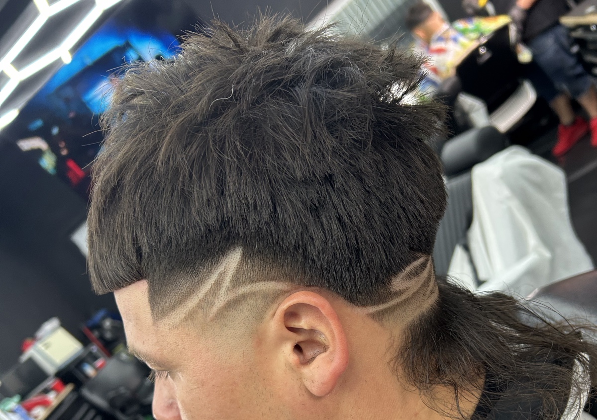 Haircut & design with Dee