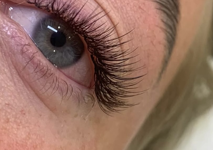 Hybrid/ Wispy Lash Full Set