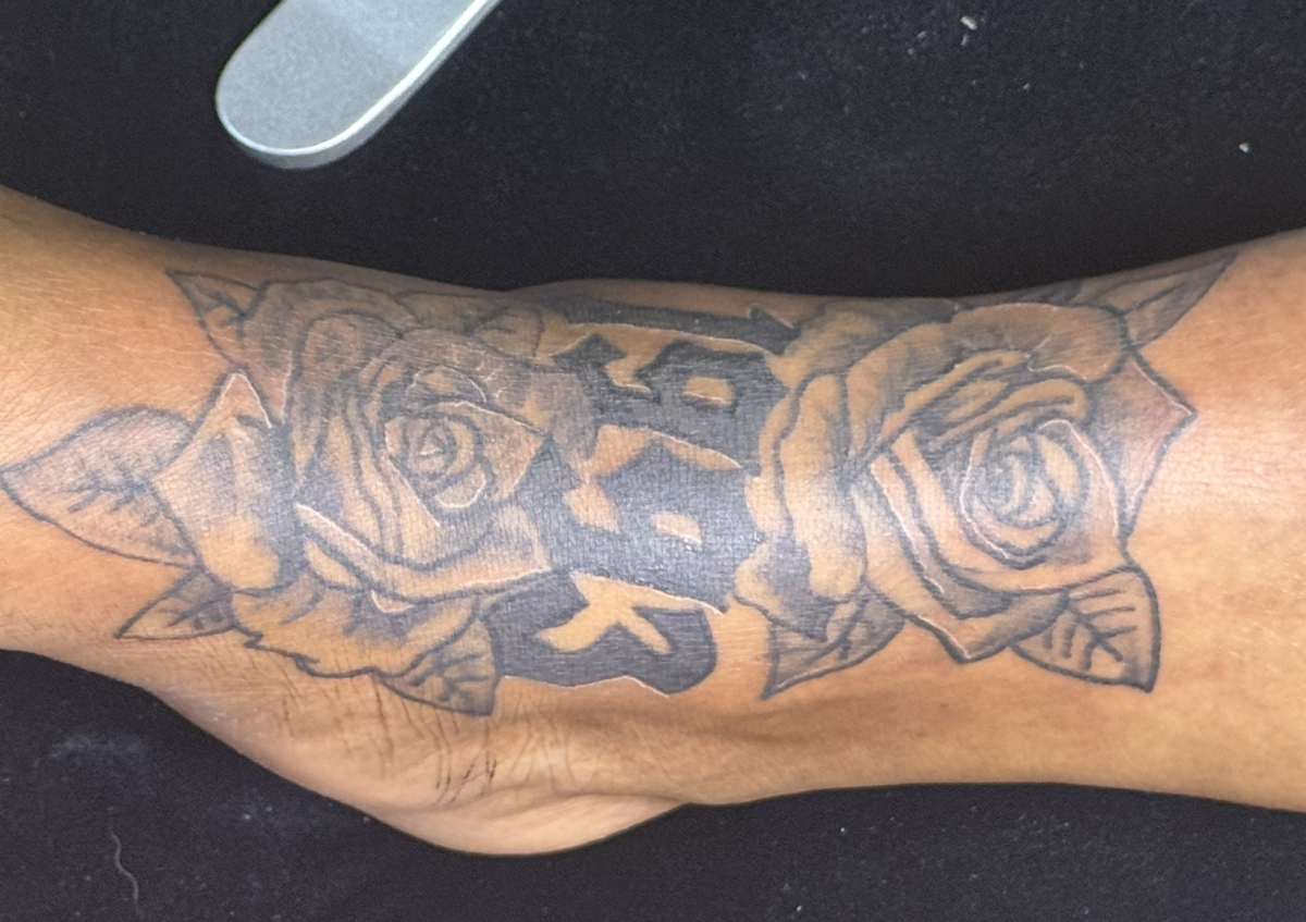 Foot - Date & Roses