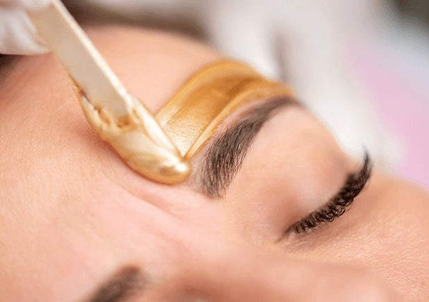 Eyebrows waxing