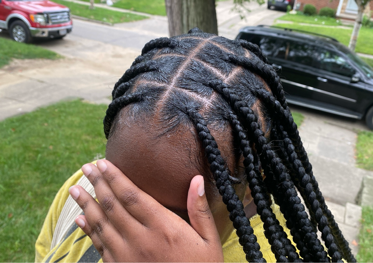 Medium knotless