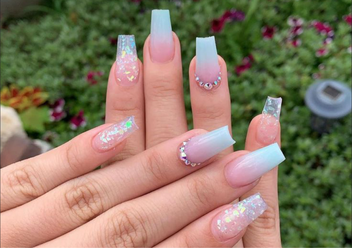 Ombré w/ two accent nails 