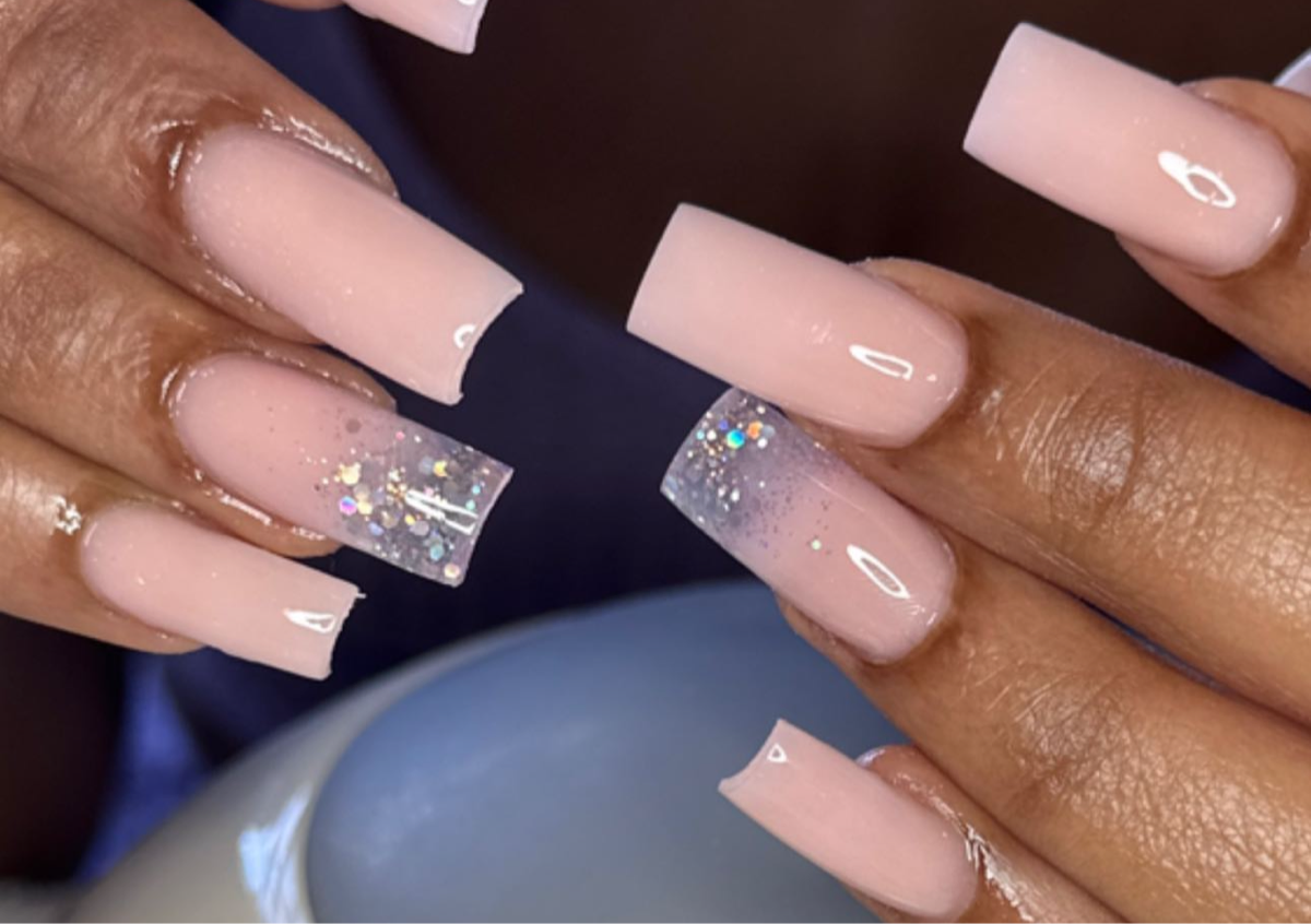 Plain set w/ accent nail