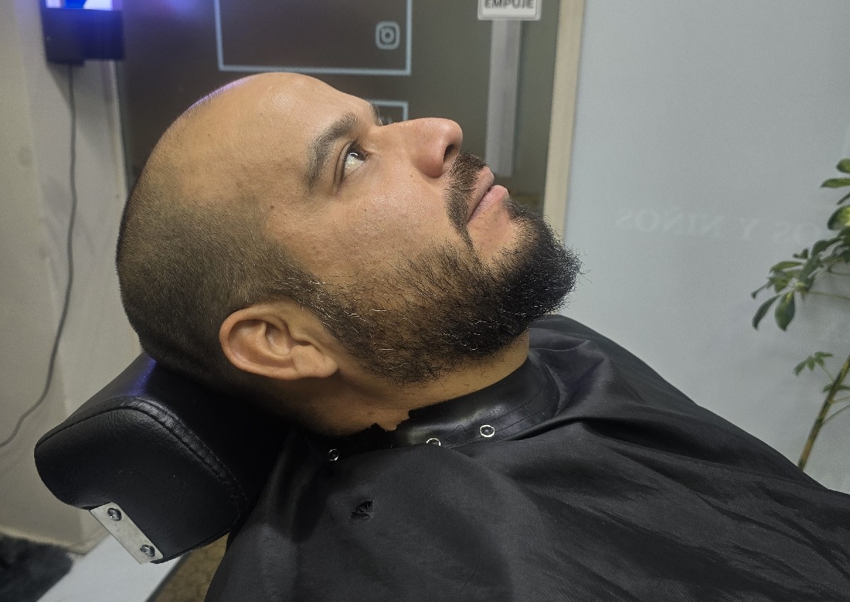 Barba con paños calientes 