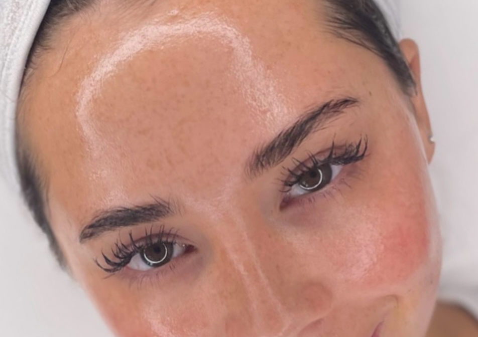 1hr Cosmetic Teeth Whitening & Glass Skin Facial 