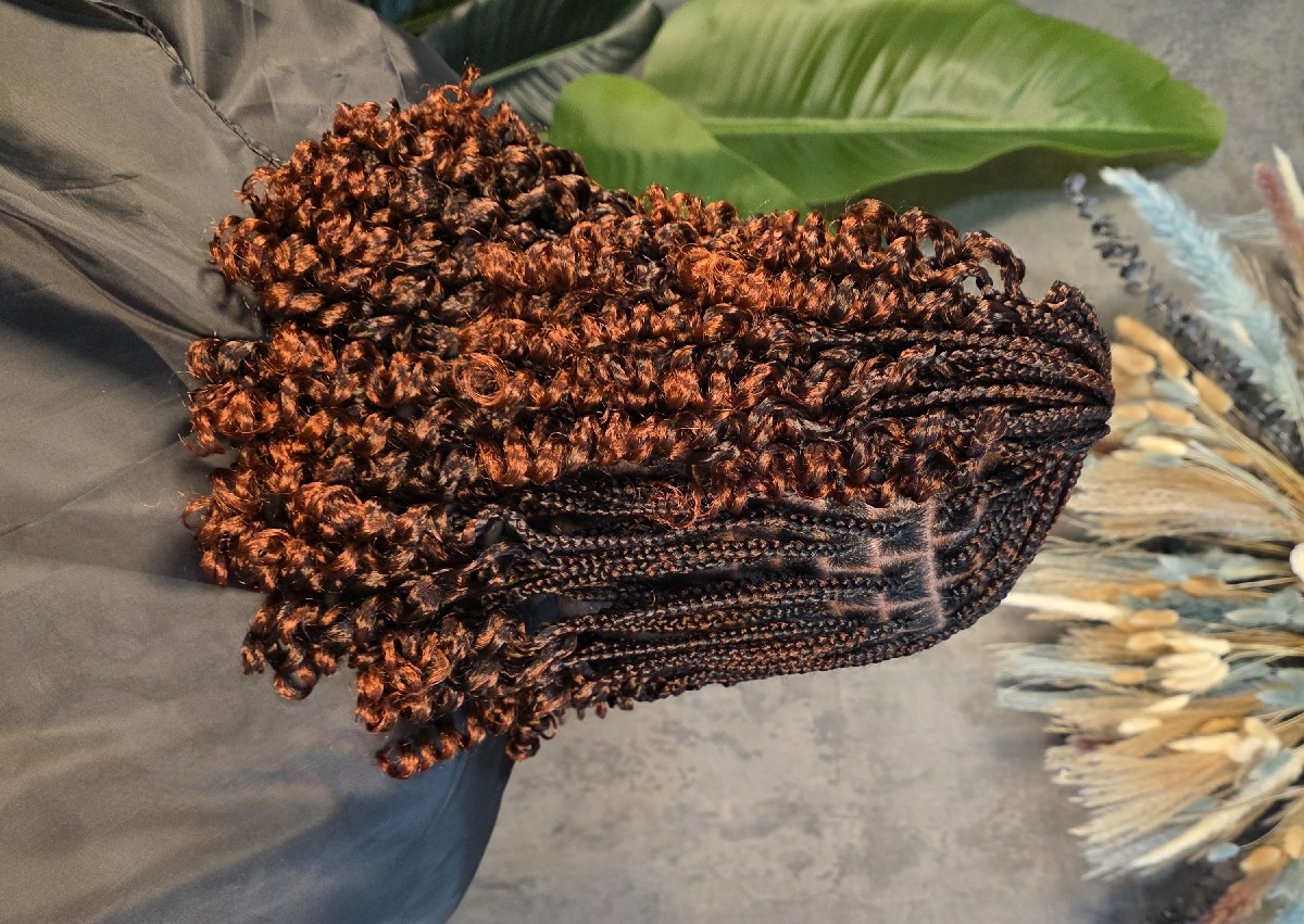 Small bob knotless + curly end