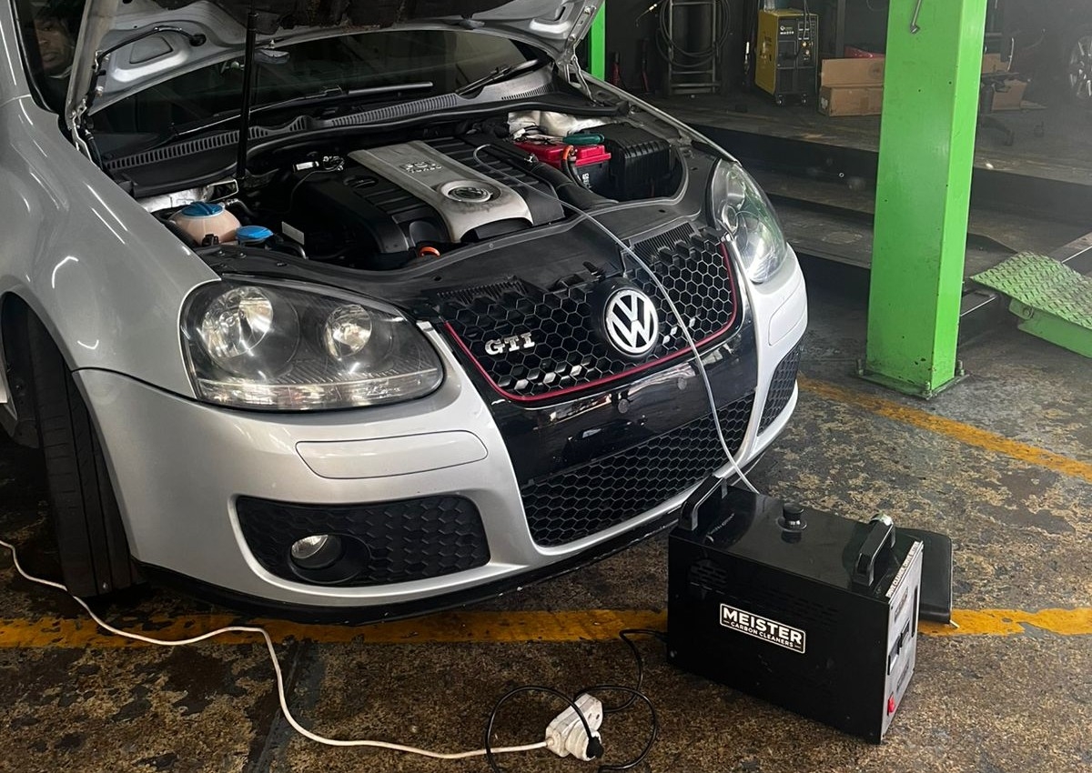 60 Minute Carbon Clean 