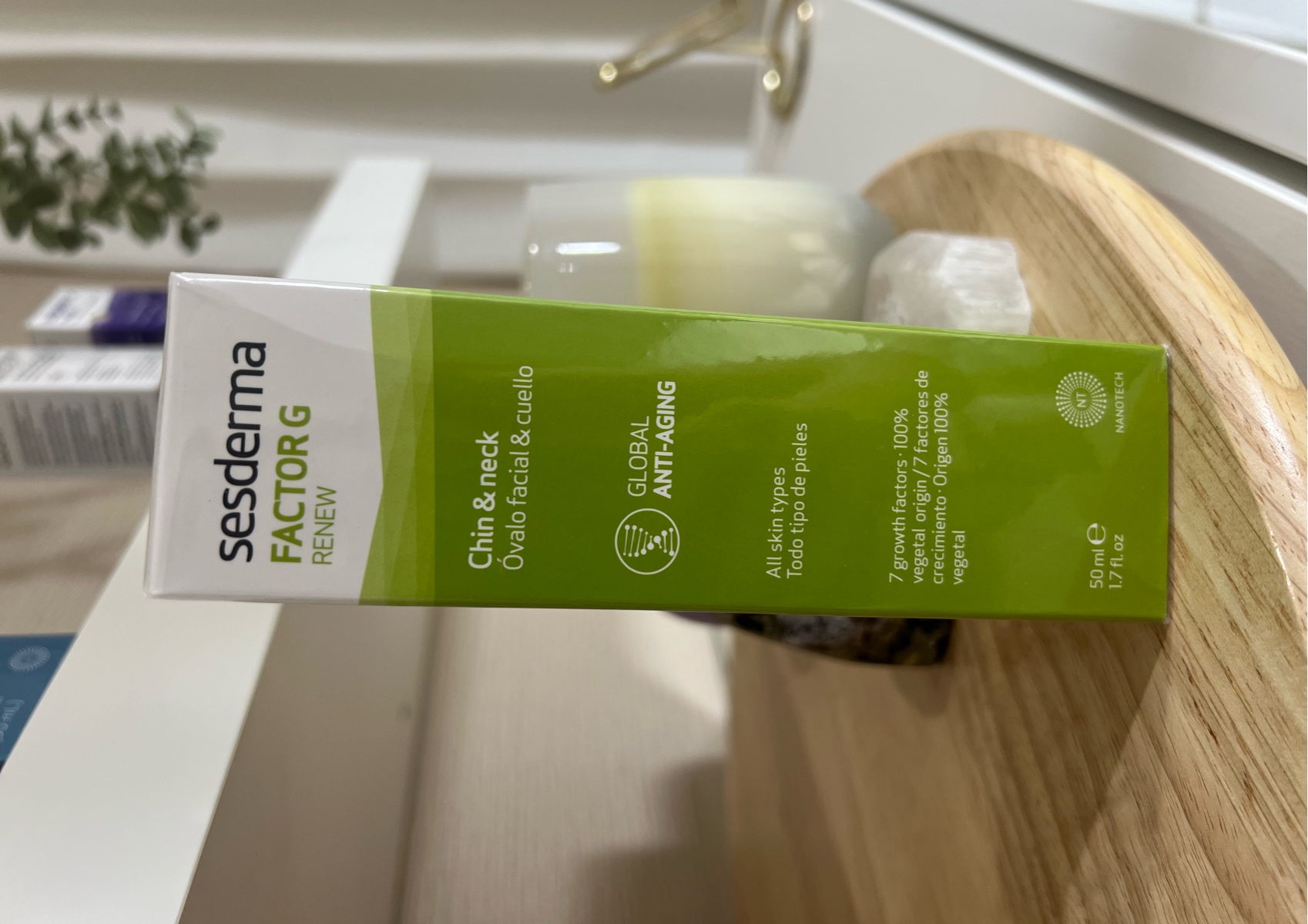 FACTOR G RENEW chin & neck