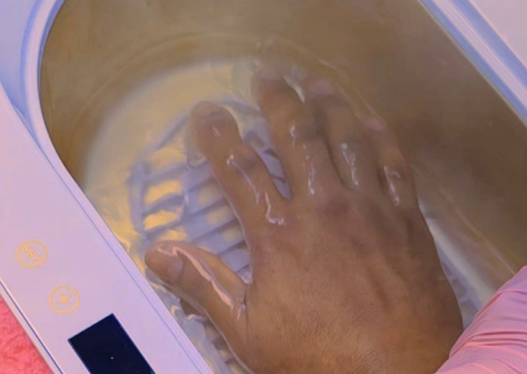Hand Deluxe treatment