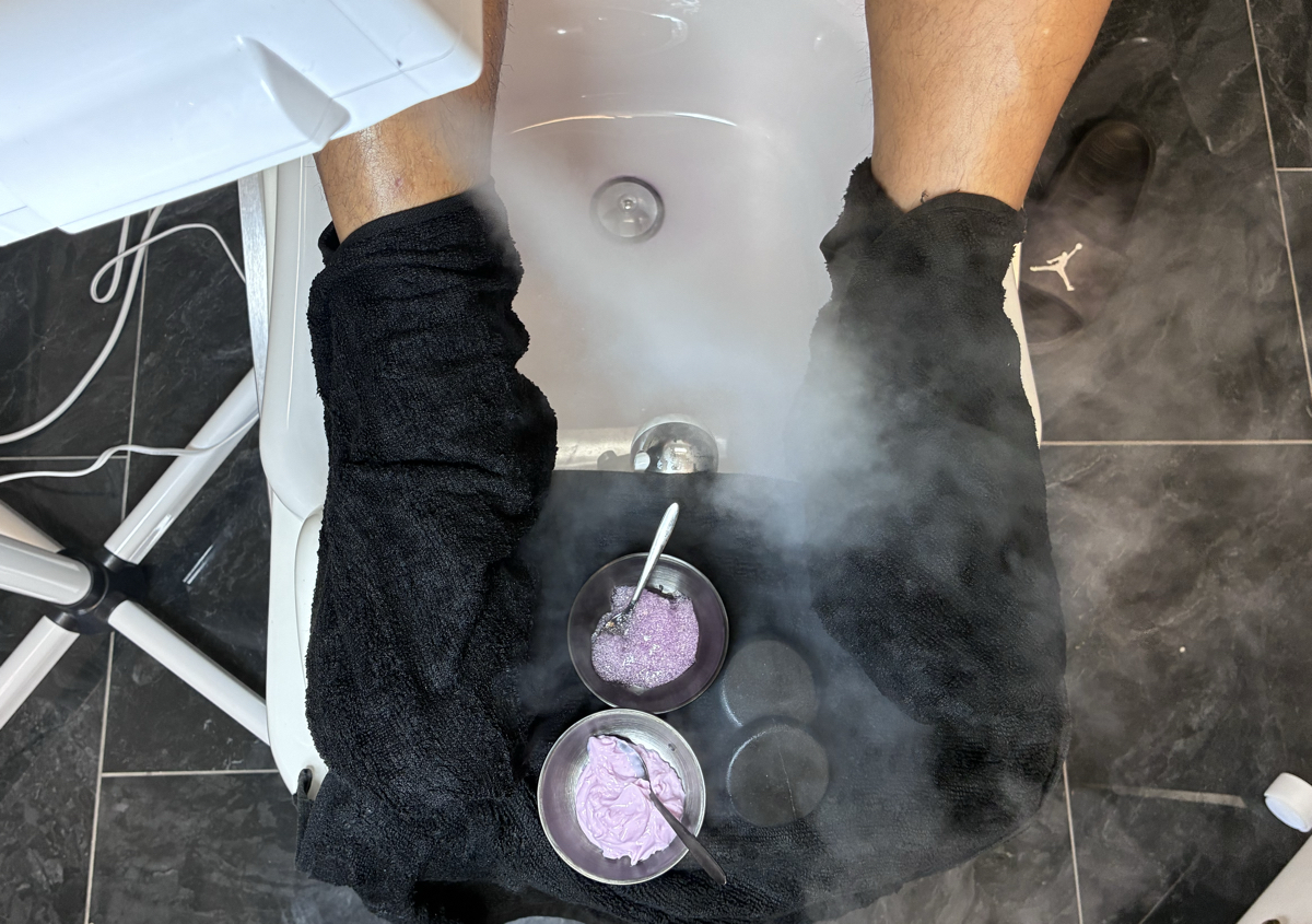 Deluxe pedicure 