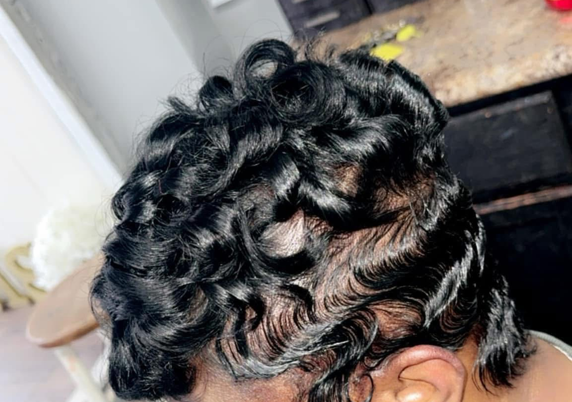 Pin Curls or Pixie Cut (2/4)