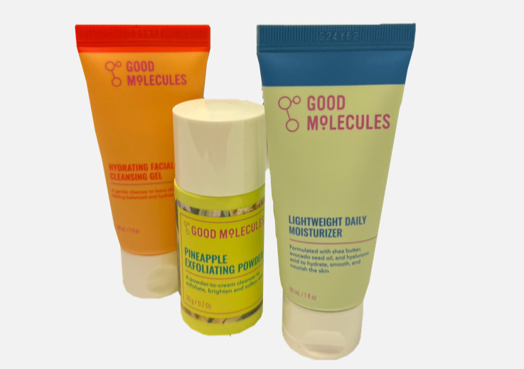 SKINCARE SETS
Smooth & Bright Bundle🍍