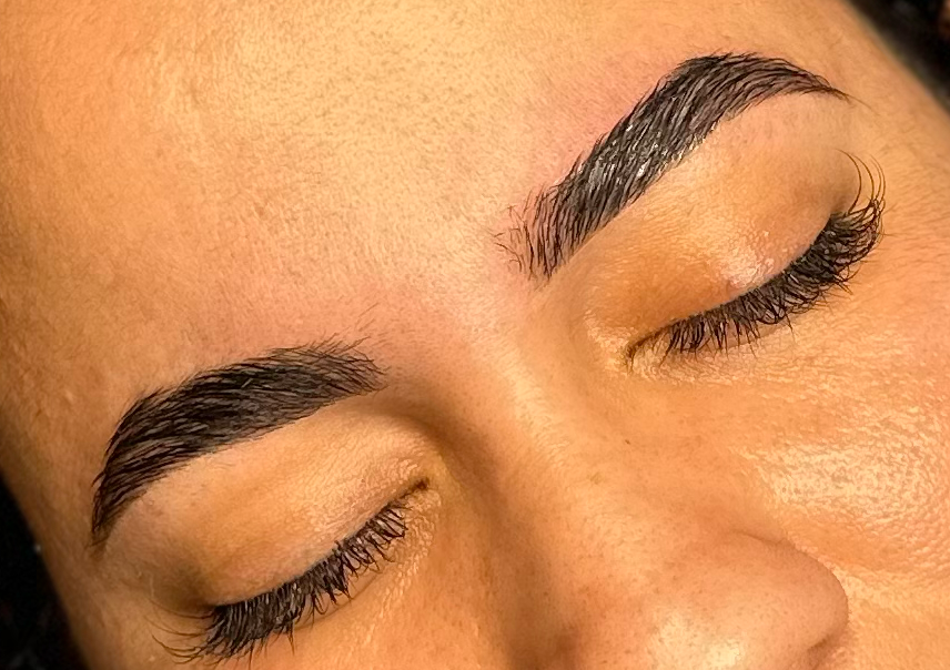 Depilación, diseño y tinte de cejas