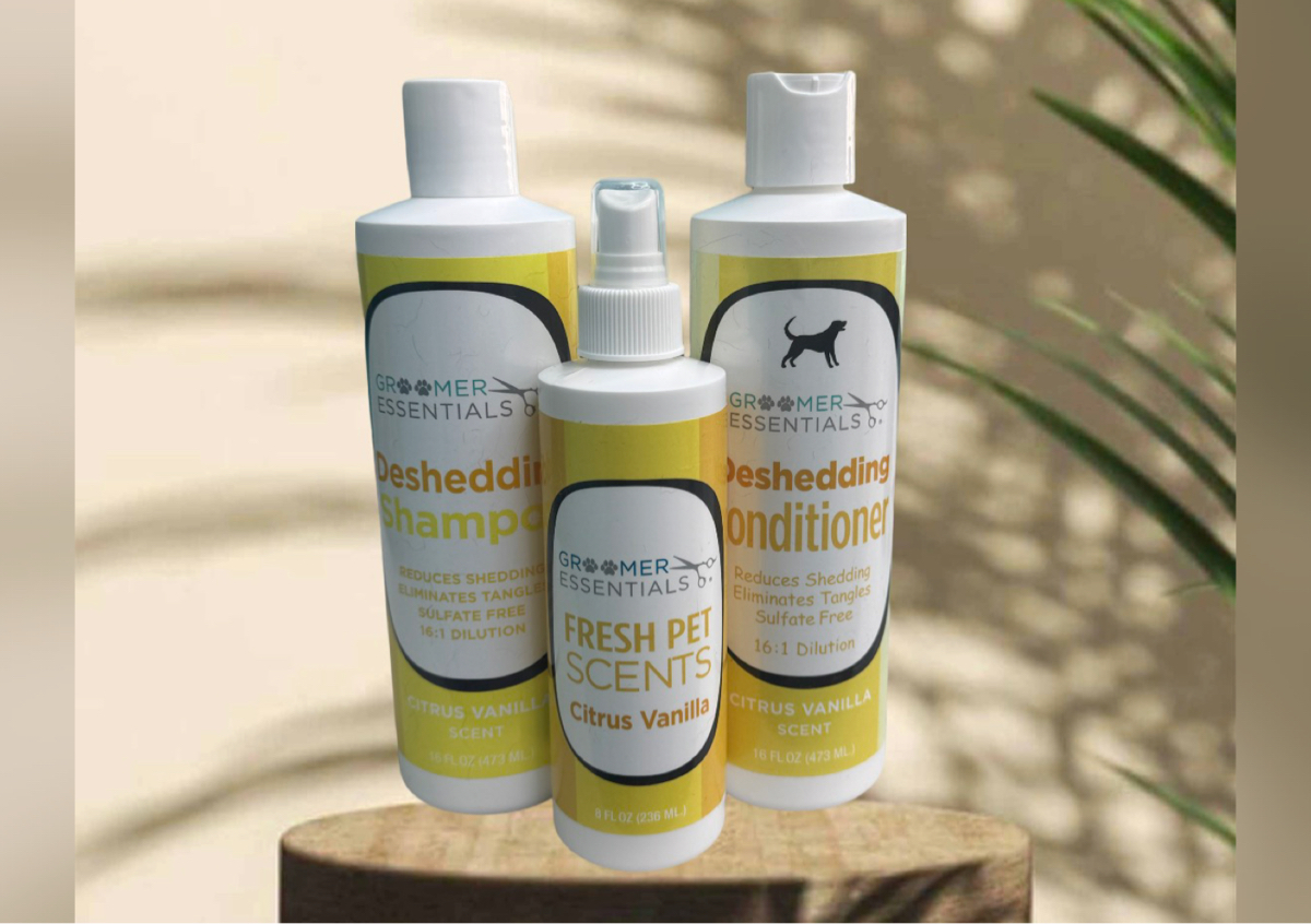 Deshedding bath set . Fresh citrus vanilla scent 🐾ON SALE !  ONLY $37 set.