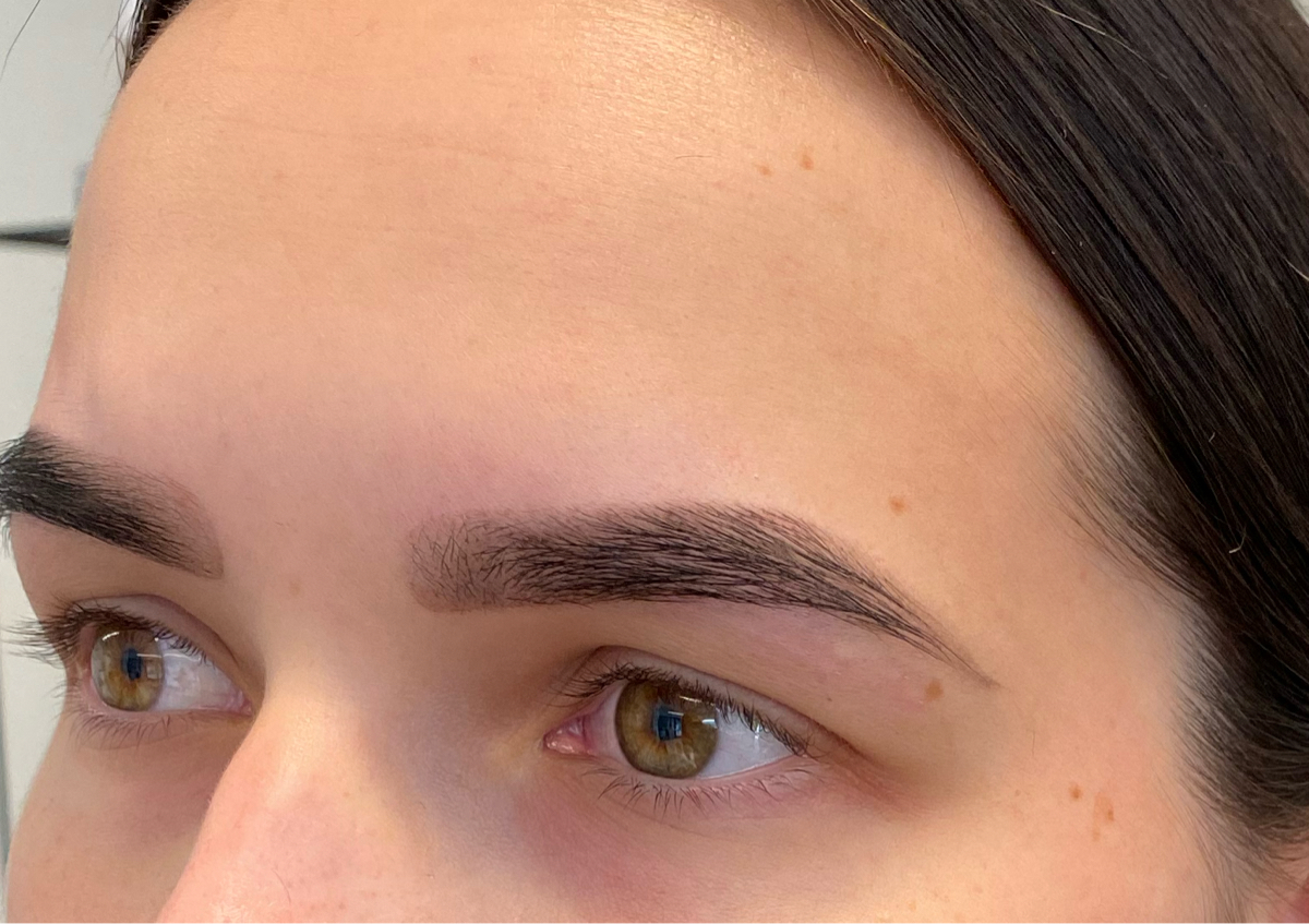 Øyebryn forming og farging