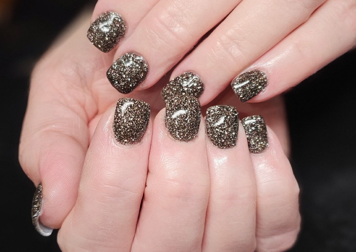 Dip Nails on natural nails (sport)