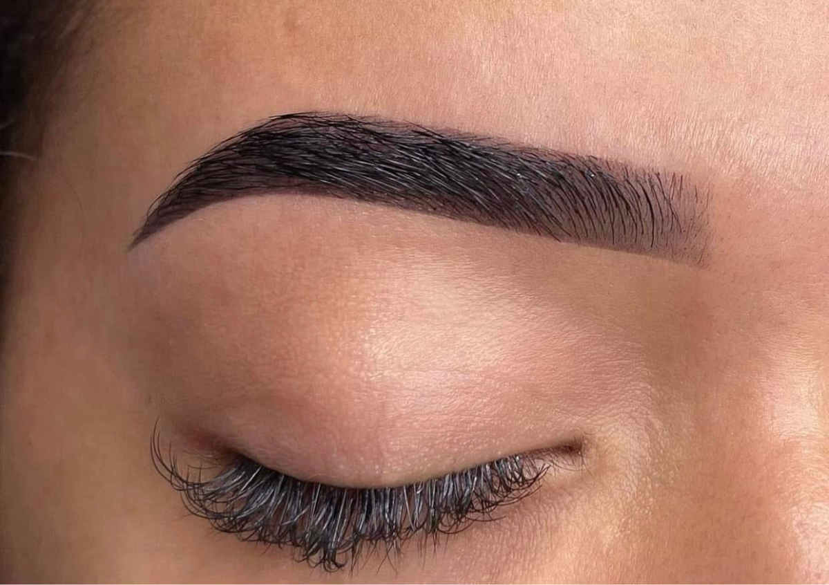 Depilación + Henna ( Wax + Tint ) 