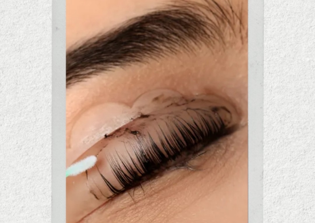 Eyelash tint & Eyebrow tint