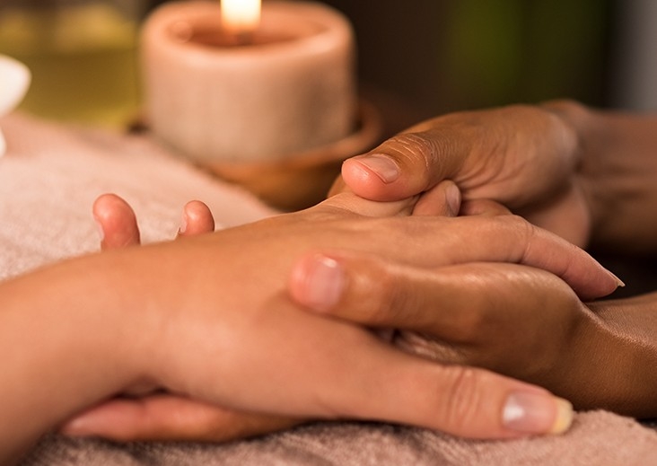 🩷Combo Royal Mani-Pedi 