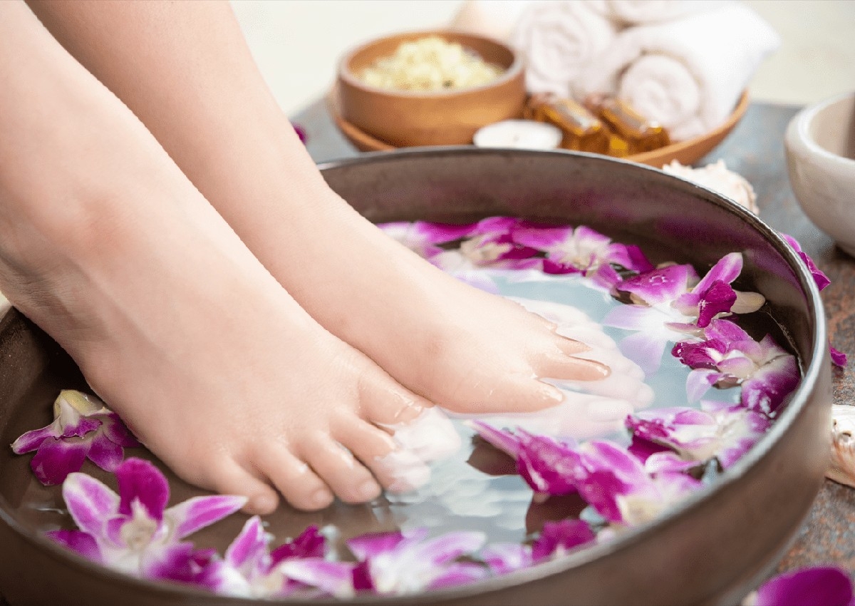 Royal Pedicure & Parrafin Treatment 