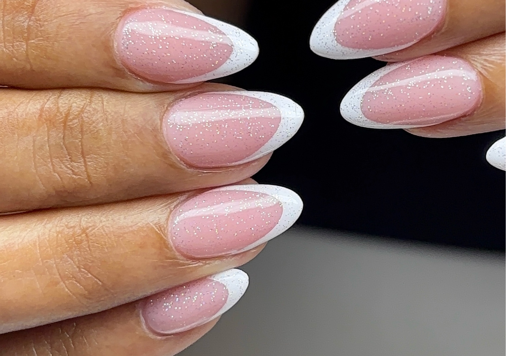 French Tip Hands Accents 