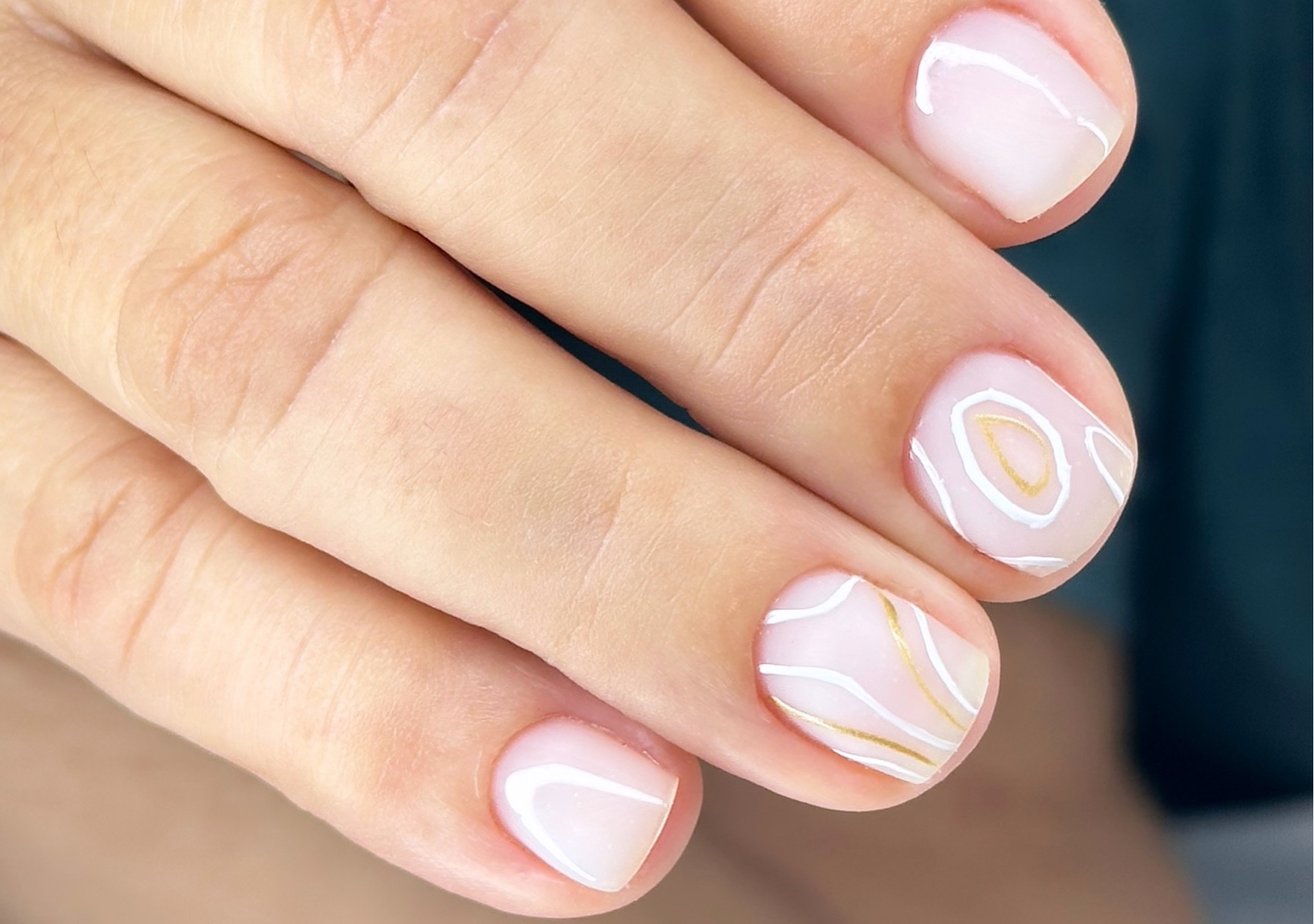 Manicura Rusa + Gel Minimal Design