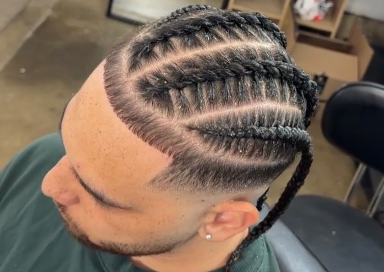SIMPLE DESIGN • Half hair