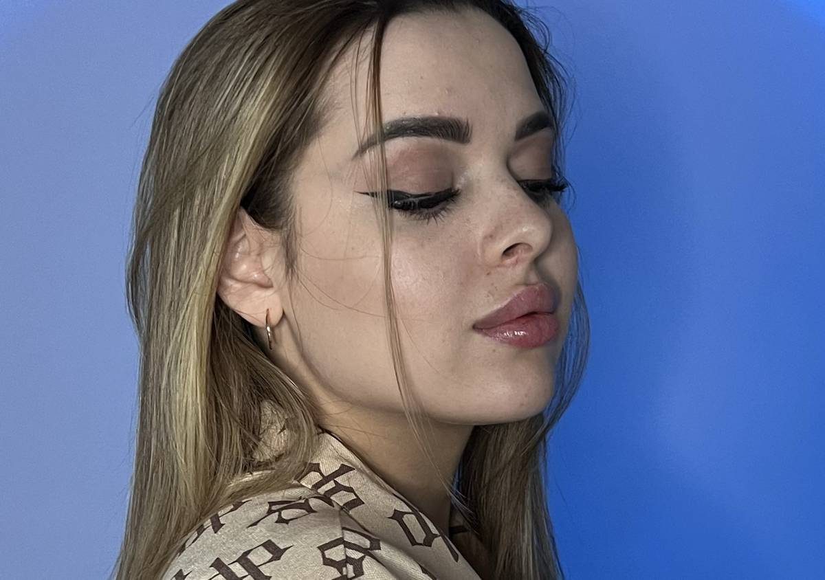 Jawline 