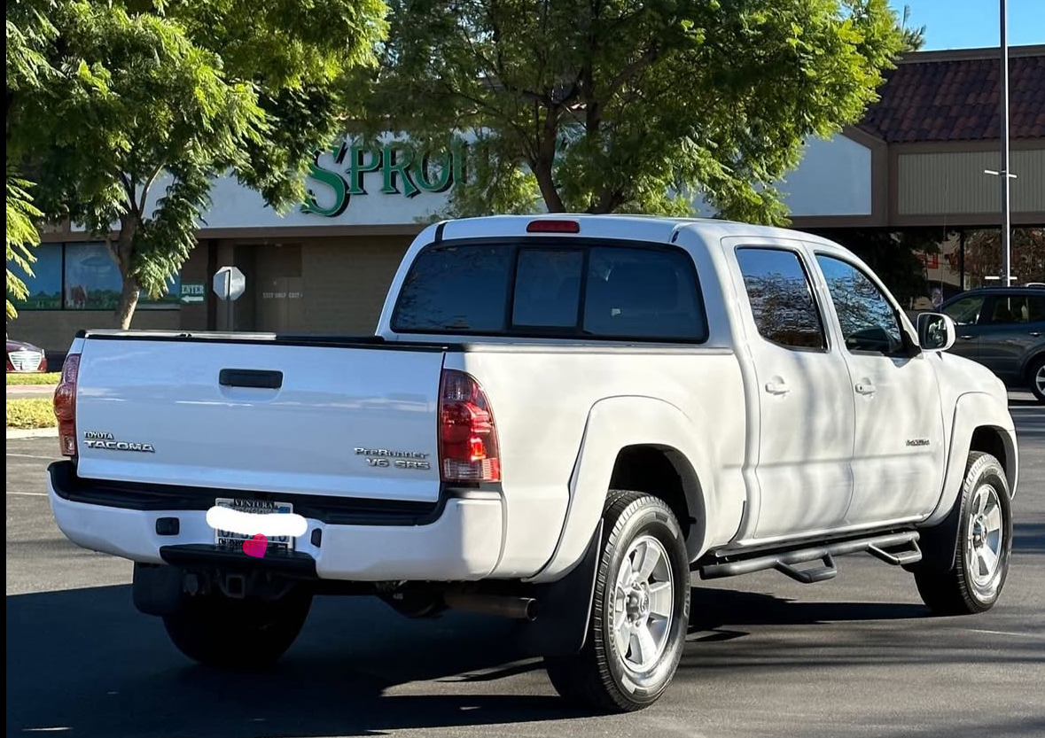 Exterior detail - small suv/truck