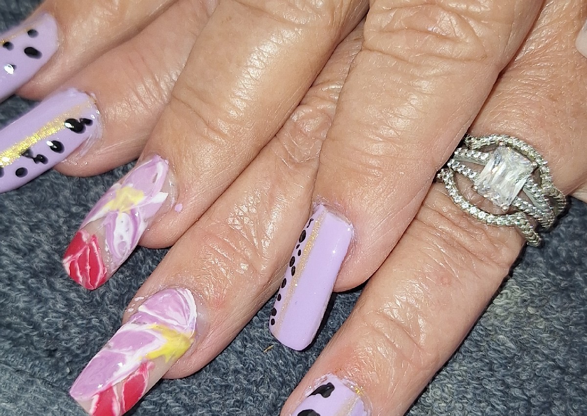 Acrylic  nails sets art includes  (5/5)