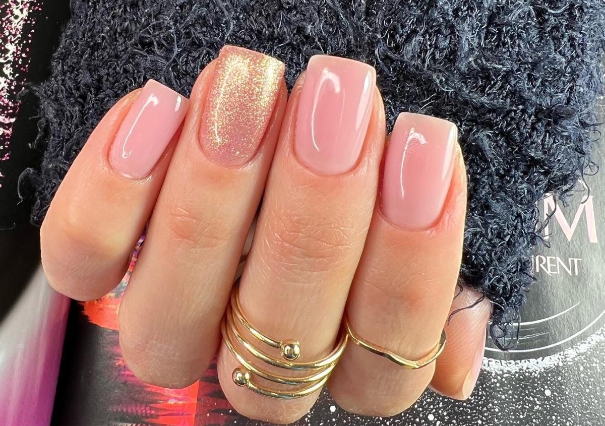 Short Nails Nude/ Milky £45