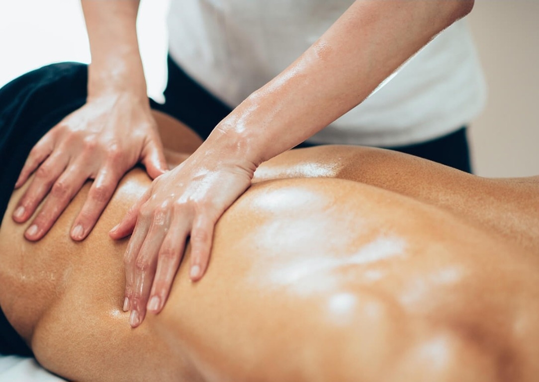 Upper body- This will only include a massage of the upper body, also stretches on request 