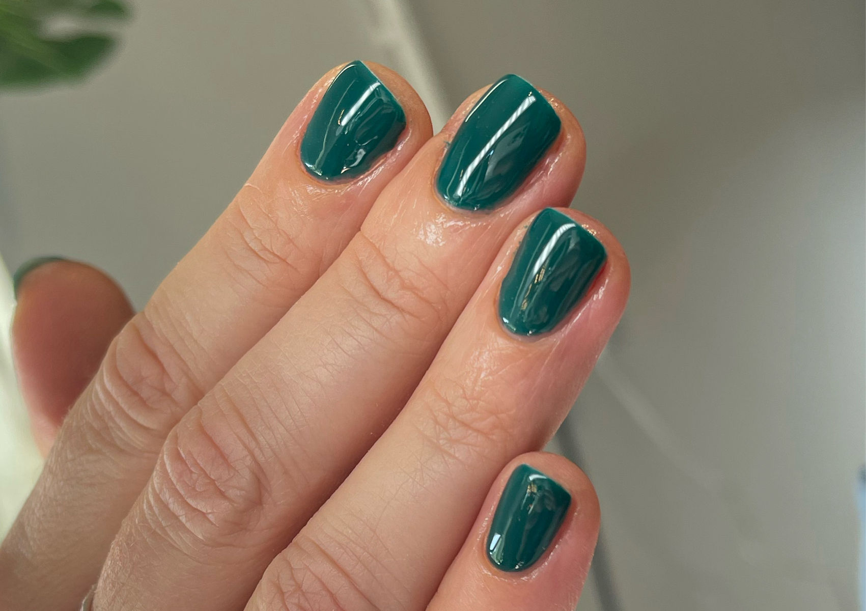 Gel polish reapplication on hands