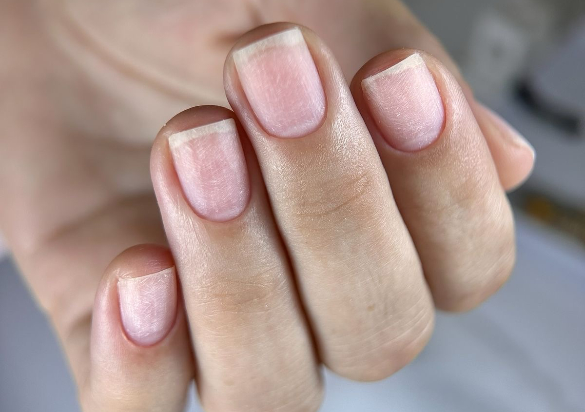 Dry manicure / no polish 