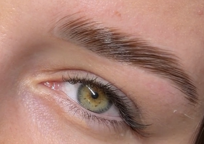 Brows lamination 