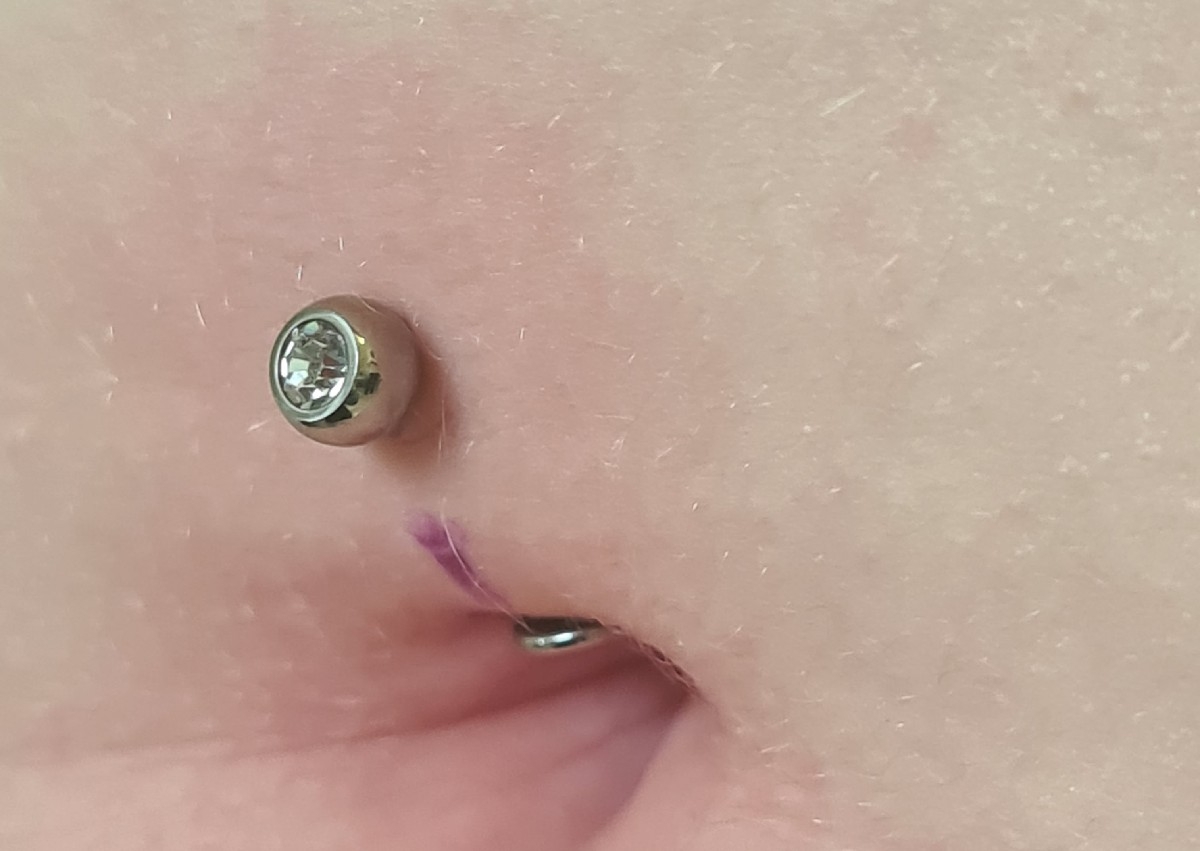 Floating navel (from 14 years only)