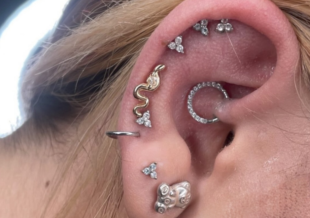 Any ear piercing (helix-daith …
