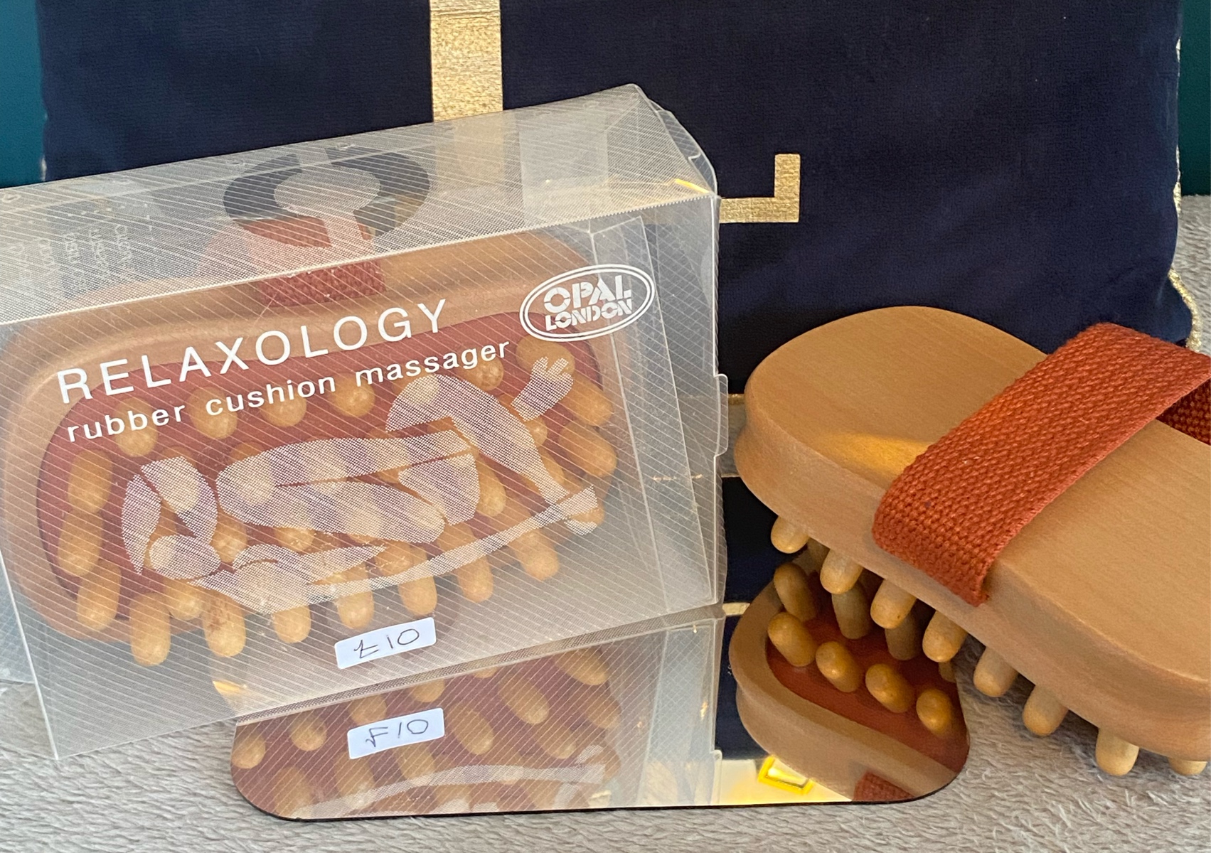 Reflexology massage mitt