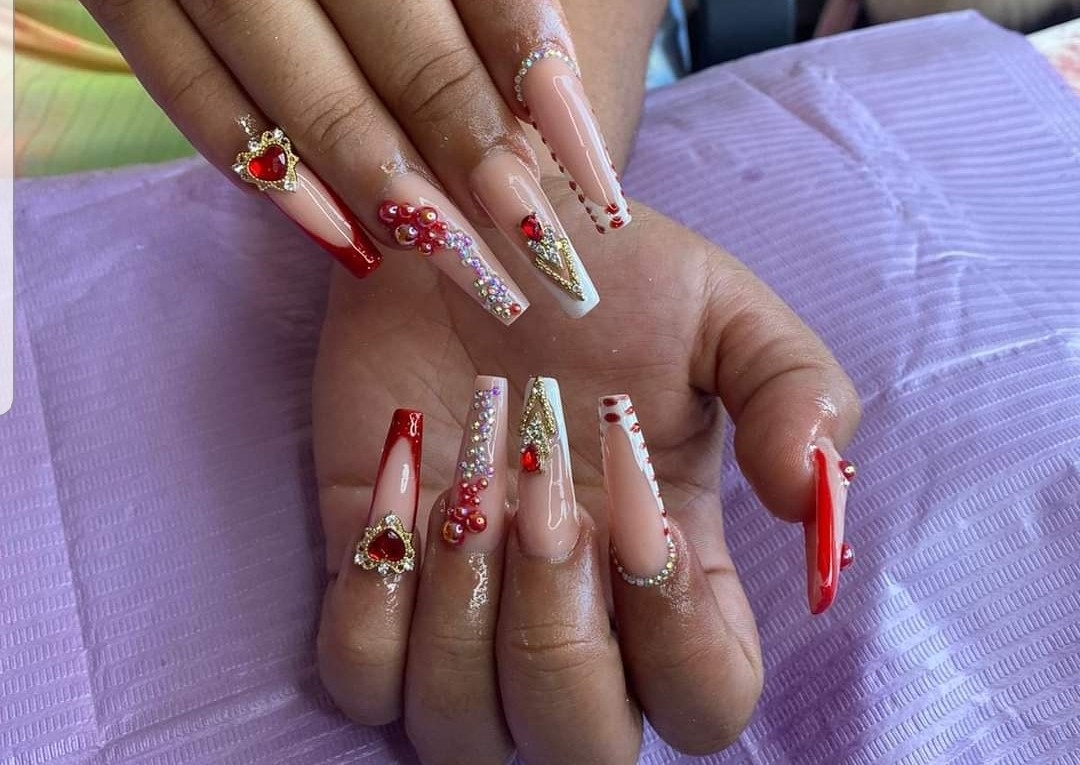 Glam Freestyle nails