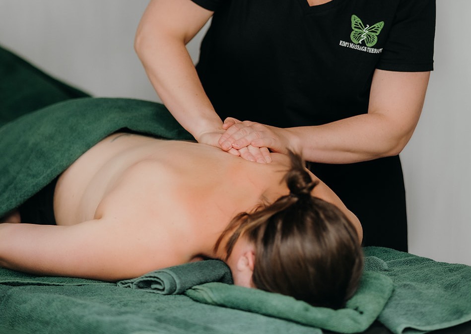 Relaxing Back, Neck & Shoulder Massage