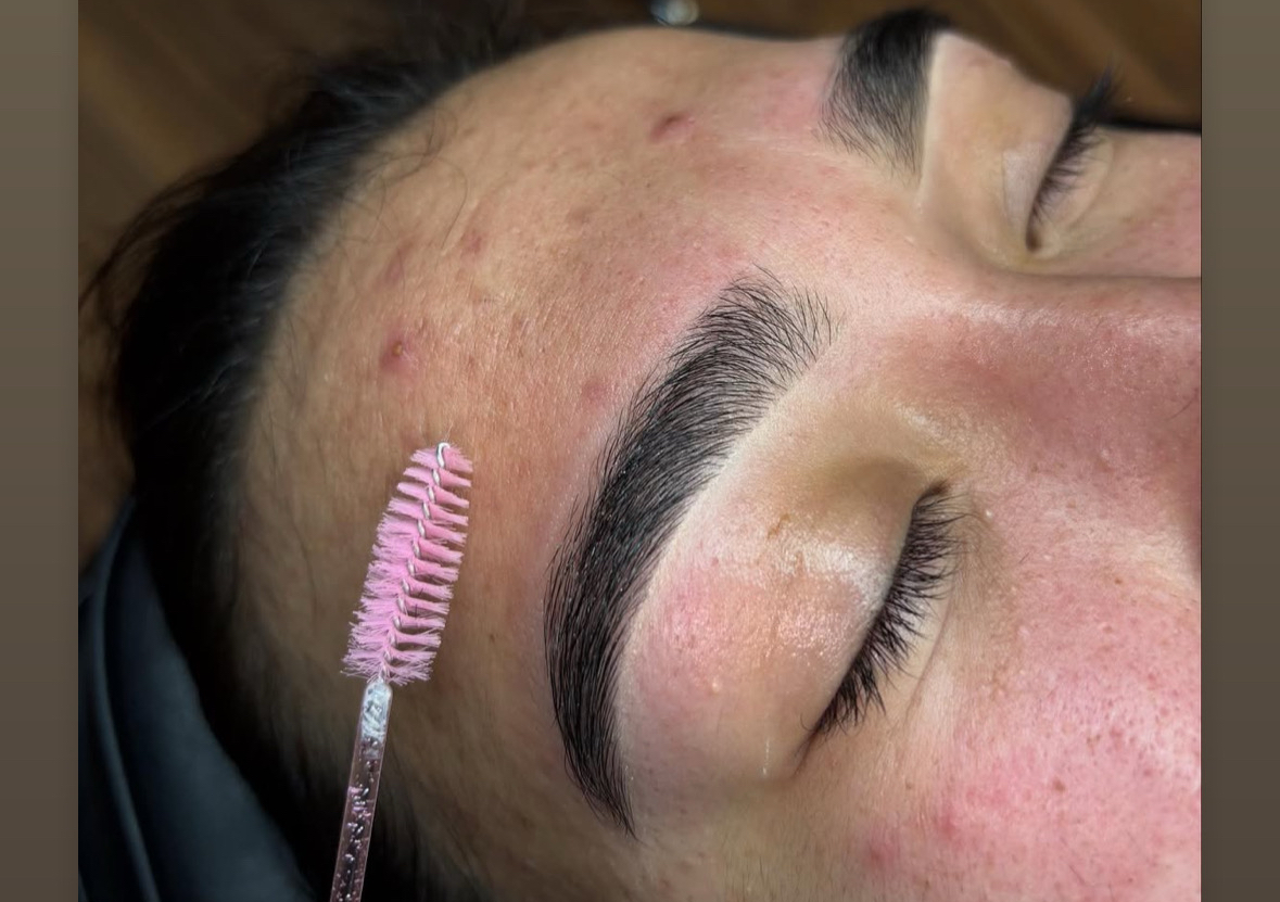 eyebrow wax & shaping