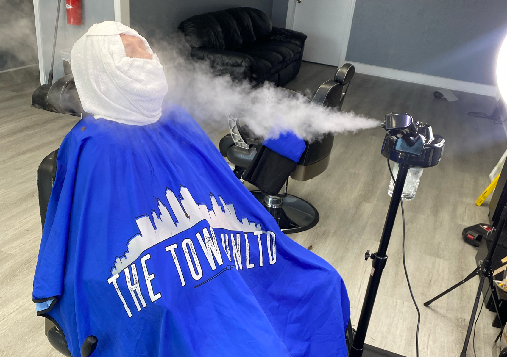 Men’s Haircut With Hot Towel and Steamer