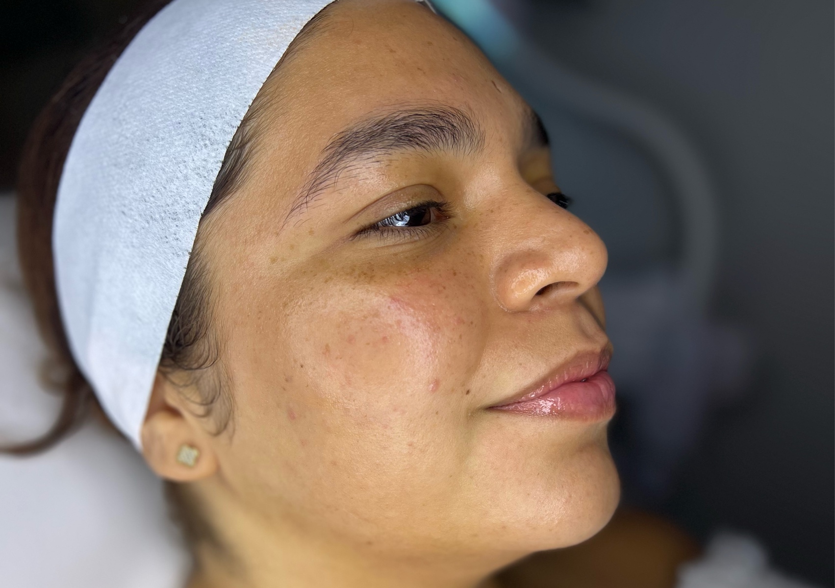 Signature Glass Skin Facial de Manchester England